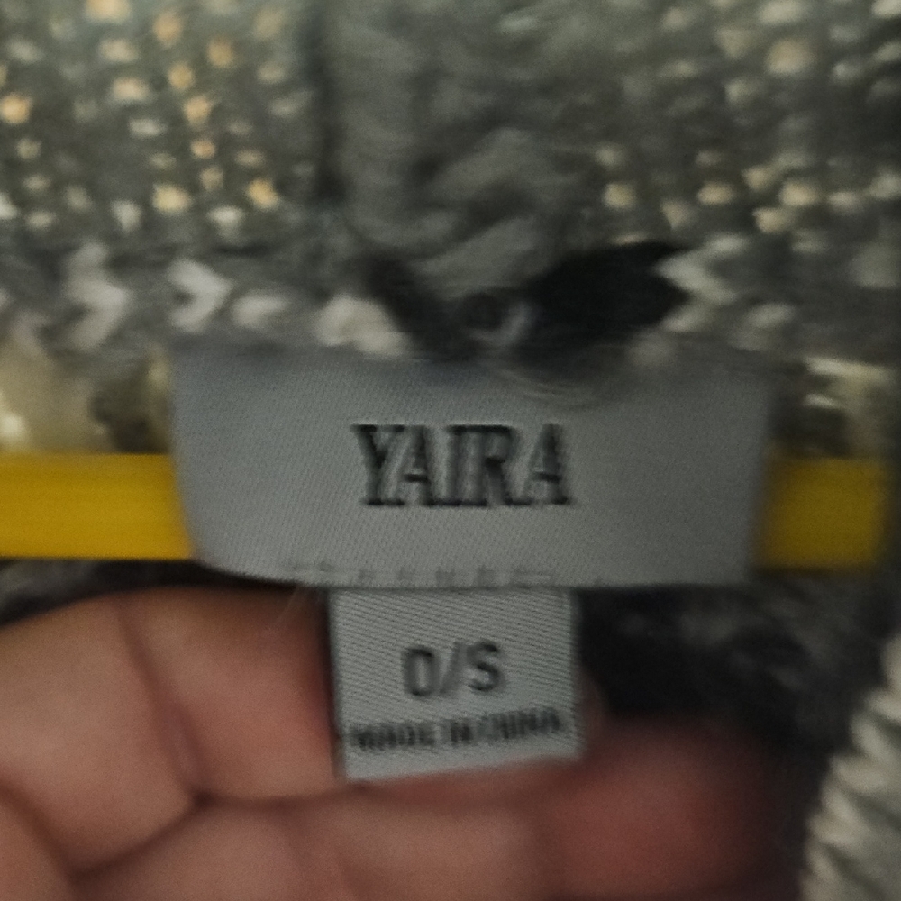 Chic Gray Patterned Women's Poncho - image 6